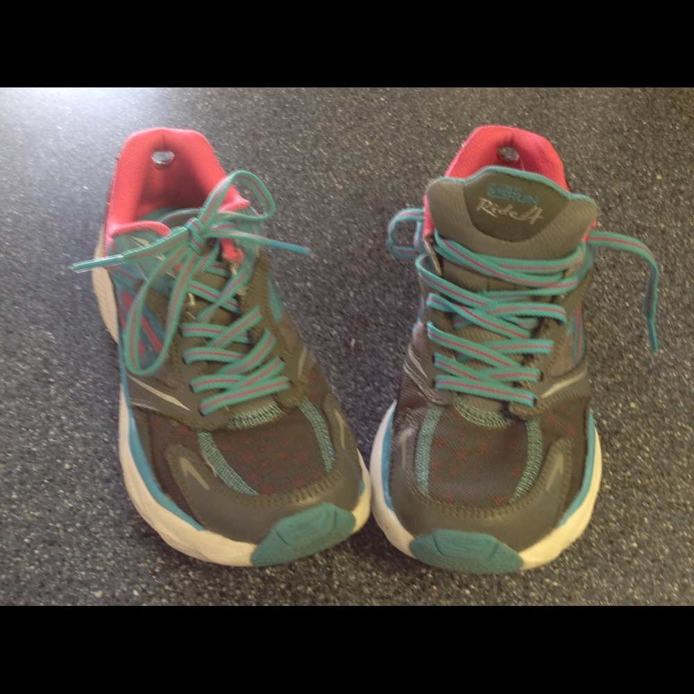 Girls sketchers go run sneakers